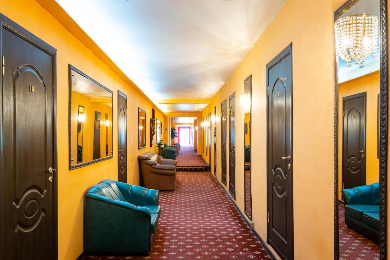 סנט פטרסבורג Jenavi Club Hotel מראה חיצוני תמונה